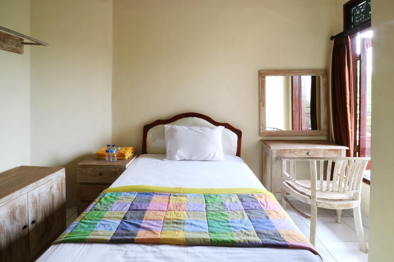 Dharma Gita Guest House Нуса-Дуа Экстерьер фото